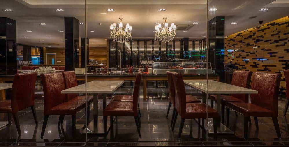 Wiwo Hotel Бинтулу Экстерьер фото