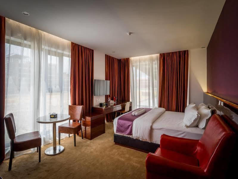 Wiwo Hotel Бинтулу Экстерьер фото