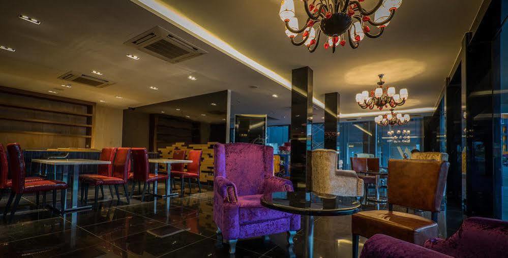 Wiwo Hotel Бинтулу Экстерьер фото